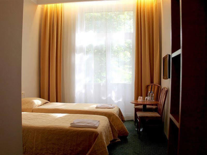 Hotel Metropolis Kaunas Esterno foto
